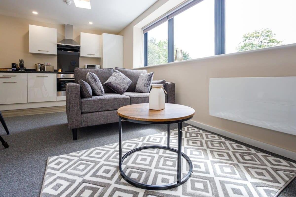 Stylish And Modern 1 Bedroom *